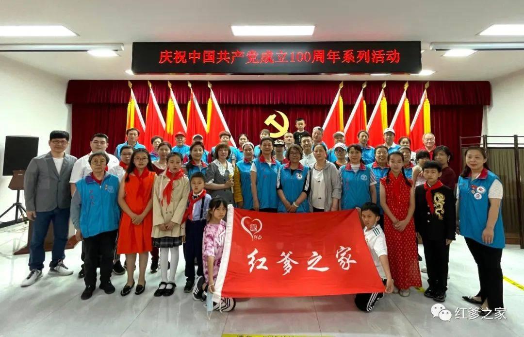 付出女朋友很多就跑了后偷偷谈新男朋友。钱都不还给我，要报警吗？游戏画面