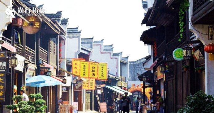 父母要求我一定要找公务员男友，别人想给我介绍个家庭条件很好的律师，我爸妈没通知我直接回绝了？